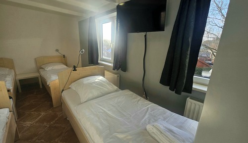 Dormitorio compartido, baño compartido (1 bed in 8-bed dorm)