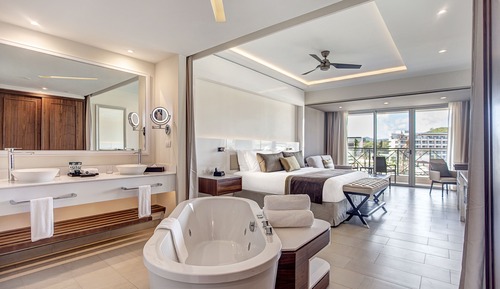 Luxury Junior Suite Ocean View Diamond Club