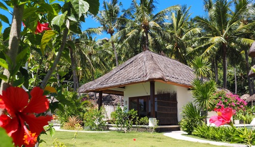 Bungalow, piscina privada, frente a la playa