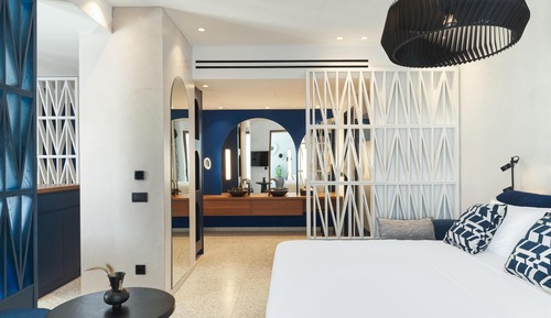 Amyth Infinity Suite with Private Pool