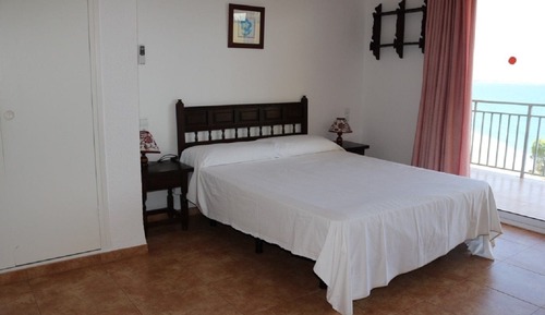 Estudio (2 people, 3rd floor - nº 12)