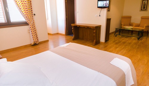 Habitación superior con 1 cama doble o 2 individuales