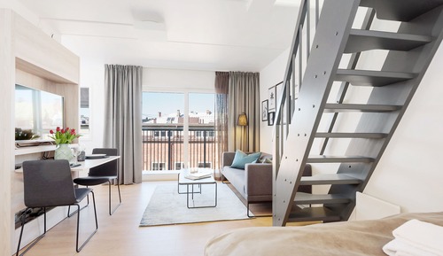 Estudio superior, 1 cama doble, balcón
