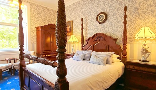 Habitación Deluxe con 1 cama doble o 2 individuales (Four Poster, Room 8)