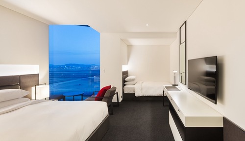 [Breakfast for 2 People Included] Deluxe Twin airport View