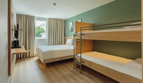 Habitación estándar (1 Double Bed, 1 Double Bunk Bed)