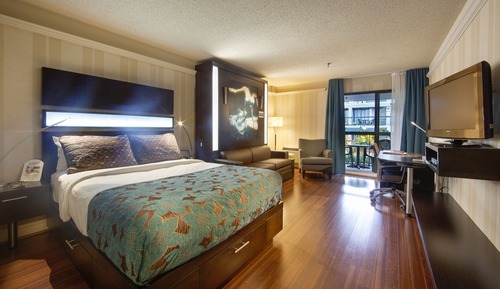 Habitación superior, varias camas, vistas al jardín