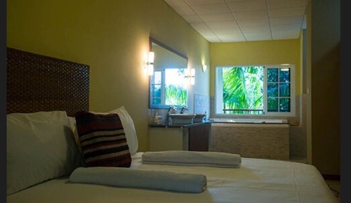 Suite Deluxe, 1 cama de matrimonio, no fumadores, vistas al jardín
