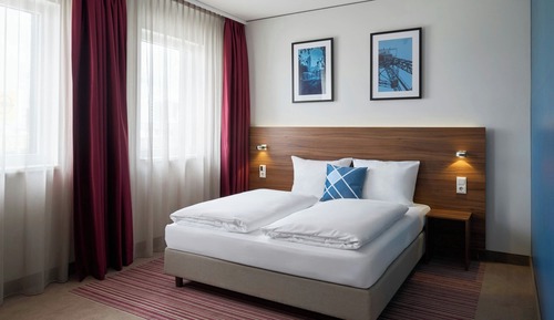 Habitación estándar, 1 cama de matrimonio grande, vistas a la ciudad