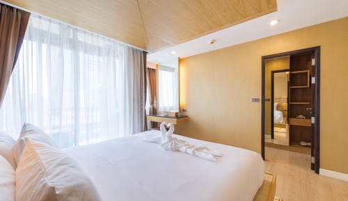 Suite, balcón