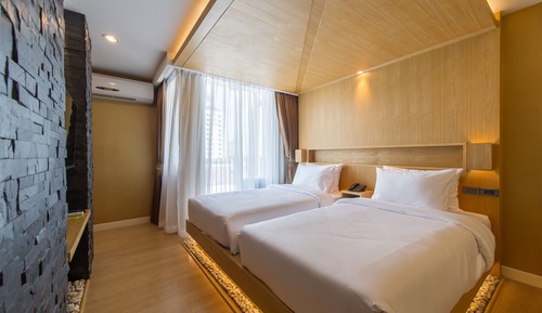 Habitación estándar con 2 camas individuales, balcón