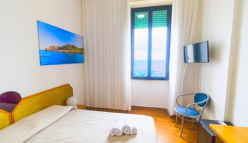 Habitación estándar con 1 cama doble o 2 individuales, vistas al mar