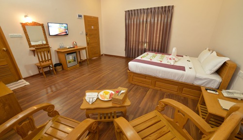 Bungalow Deluxe (Double OR Twin)