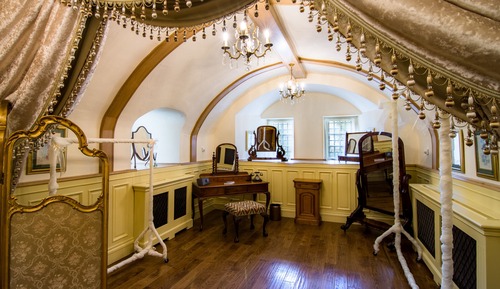 Castle Lindsay Tower Suite