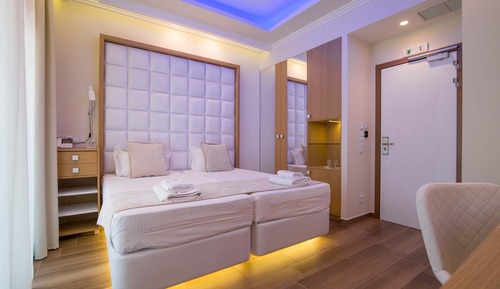 Habitación con 1 cama doble o 2 individuales, vistas a la ciudad