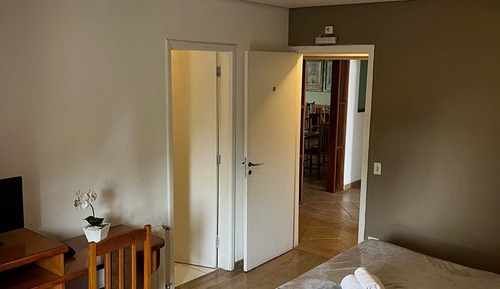 Habitación tradicional con 2 camas individuales
