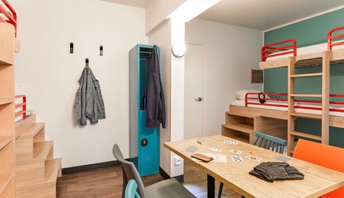 Habitación, varias camas