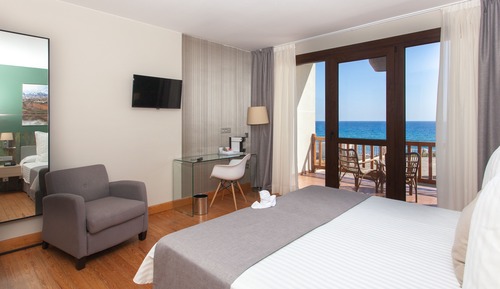 Habitación doble, balcón (2 Adults + 1 Child)