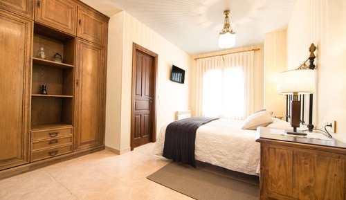 Habitación triple (IV)