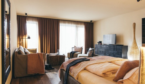 Comfort Suite, 1 King Bed with Sofa bed, Mountain View