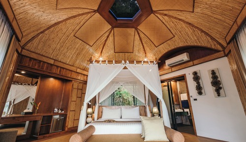Jacuzzi Villa