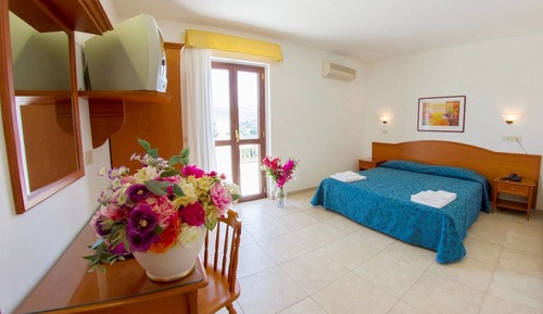 Habitación con 1 cama doble o 2 individuales
