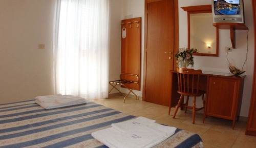 Habitación con 1 cama doble o 2 individuales, vistas al mar