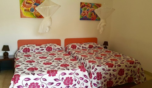 Habitación con 2 camas individuales