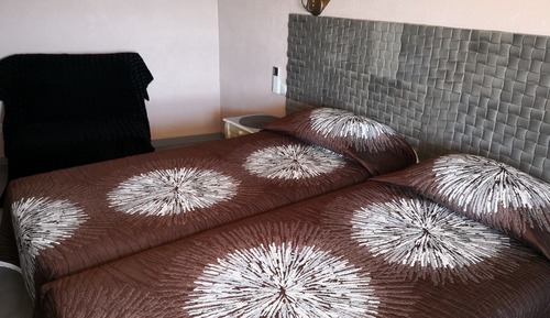Habitación con 2 camas individuales, vistas al mar