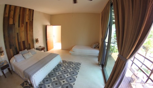 Suite, vistas parciales al mar