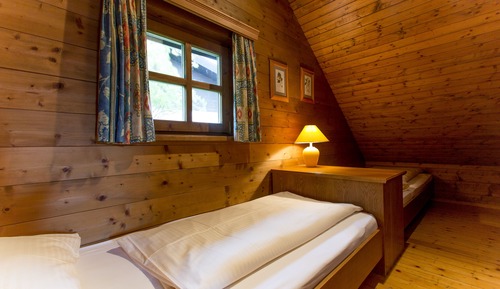 Chalet, 1 habitación, balcón, en la zona del jardín