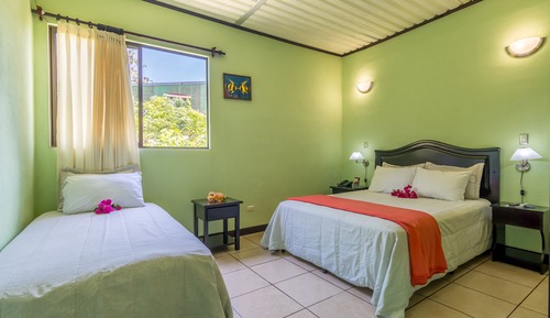 Habitación triple estándar, acceso a la piscina