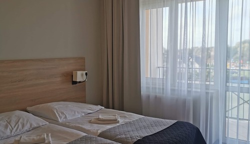 Habitación Confort con 1 cama doble o 2 individuales, no fumadores, balcón