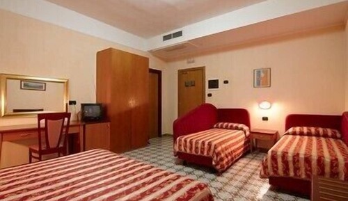 Habitación cuádruple estándar
