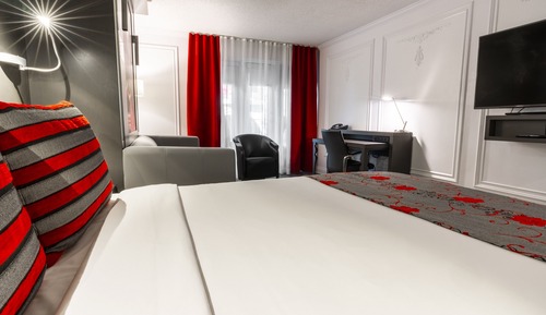 Habitación clásica, varias camas, balcón