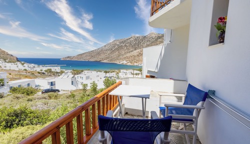 Habitación triple, vistas al mar