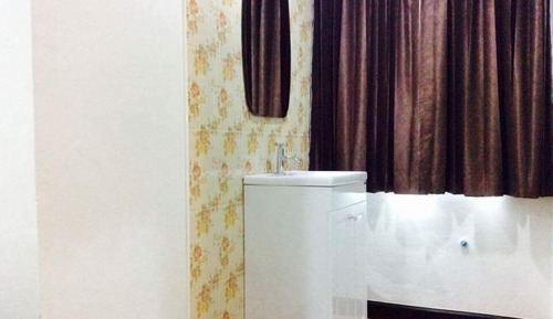 QUEEN BED ROOM