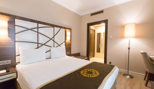 Habitación estándar con 1 cama doble o 2 individuales, no fumadores