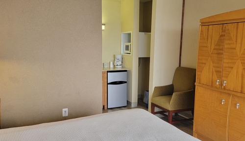 Sreet View Non-Efficiency Motel Room