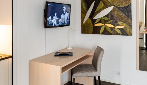 Estudio ejecutivo, terraza (Kitchen)