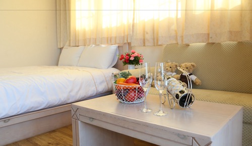 Habitación estándar doble (15PY, extra person fee over 3 people)