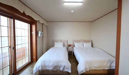 Habitación familiar (25PY, extra person fee over 8 people)