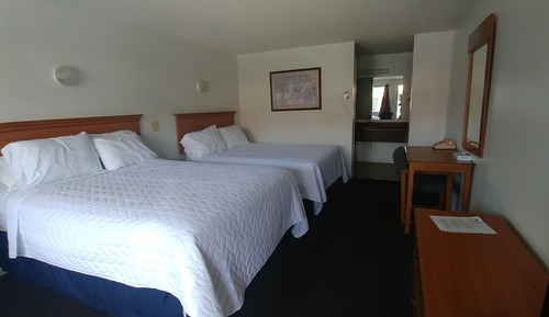 Traditional Room, 2 Queen Beds, Non Smoking