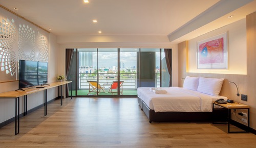 Executive Suite Modern Room