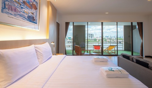 Premier Modern Room King bed (River View)