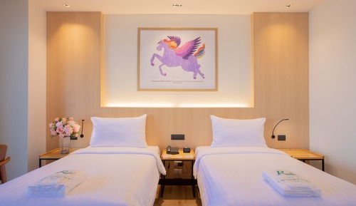 Premier Modern Room (River View)
