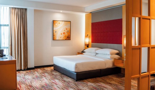 Club Floor King Suite
