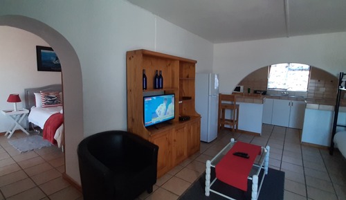 Habitación familiar con 1 cama doble o 2 individuales, no fumadores, vistas al mar