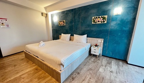 Deluxe King Room