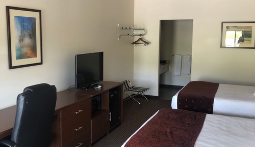Habitación estándar, 2 camas de matrimonio, vistas a la montaña